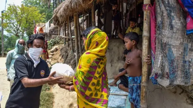 يبلغ عدد سكان الهند أكثر من مليار وثلاث مائة مليون نسمة وتعاني من الاكتظاظ