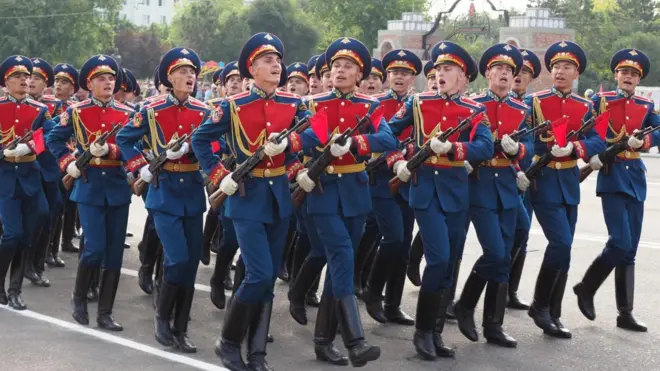 Lễ kỷ niệm ngày Quốc khánh Transnistria bao gồm cả các cuộc diễu binh của binh lính Nga