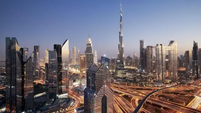 تدفع الإمارات للمؤثرين من أجل الترويج للبلاد