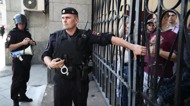 На несанкционированном митинге 27 июля полиция задержала более 1300 человек