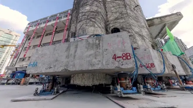 La Escuela Primaria Lagena, de cinco pisos, fue construida en 1935 en Shanghái, China.