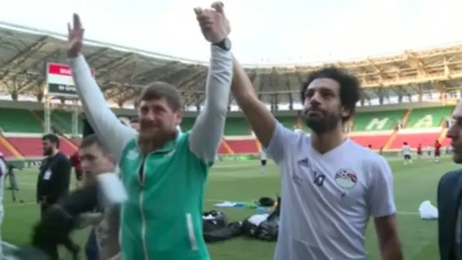 جنجال بر سر عکس رهبر چچن با محمد صلاح