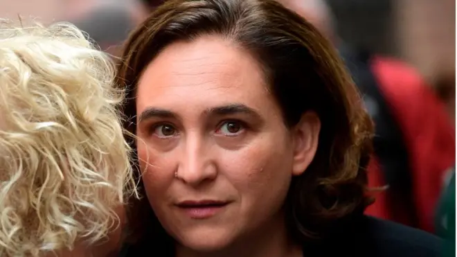 Colau opinó que "Rajoy tiene que dimitir porque ha fracasado en sus responsabilidades políticas".