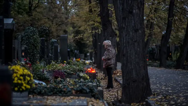 Олександр Олесь був похований на Ольшанському цвинтарі у Чехії