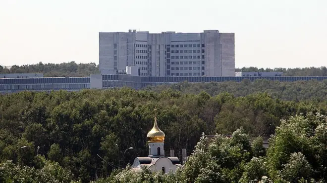 Считается, что Потеев "сдал" американцам 10 сотрудников СВР