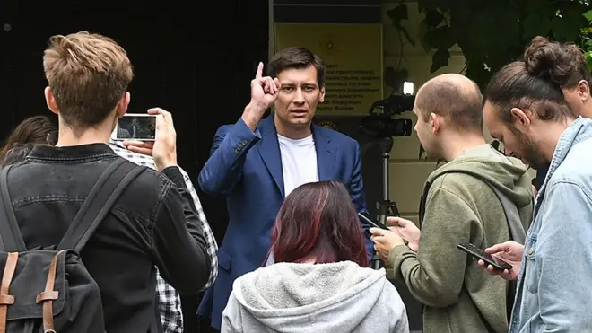 "Главная цель - всех запугать": Как проходили обыски у московских оппозиционеров