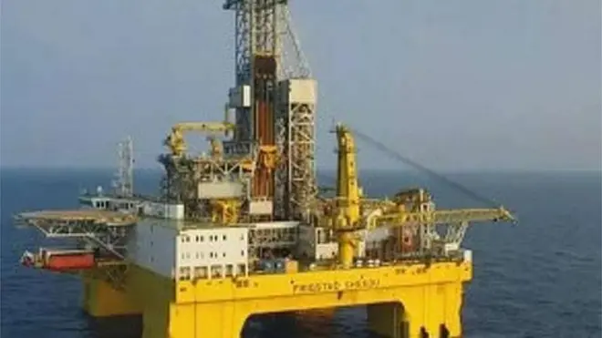 Giàn khoan Cá Voi Xanh I cao tương đương tòa nhà 37 tầng