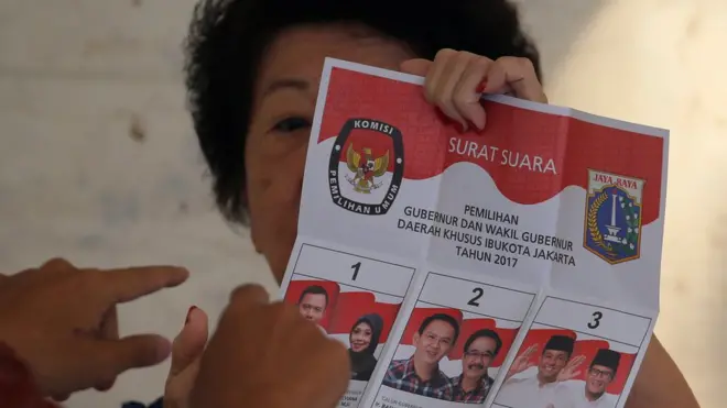 Sejumlah kalangan mengatakan isu SARA sangat terasa dalam penyelenggaraan Pilkada Jakarta.