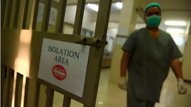 ایسے وقت میں جب پوری دنیا کورونا وائرس کی لپیٹ میں آ چکی ہے اور ایک لاکھ سے زیادہ افراد اس سے ہلاک ہو چکے ہیں، کسی شخص میں اس وائرس کی تصدیق ہونا کسی ڈراؤنے خواب سے کم نہیں