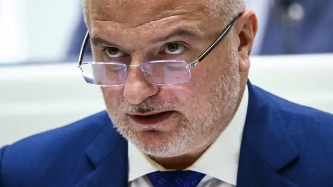 Сенатор Клишас настаивает, что "неуважительное отношение к власти" должно быть наказано