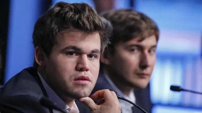 Букмекери називають фаворитгом протистояння чинного чемпіона Магнуса Карлсена, однак списувати з рахунків колишнього українця Сергія Карякіна теж не варто