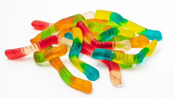 Чи можна називати ці цукерочки "черв'ячками"?