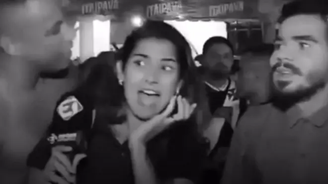 "يحاولون تقبيلنا ولمسنا على الهواء"