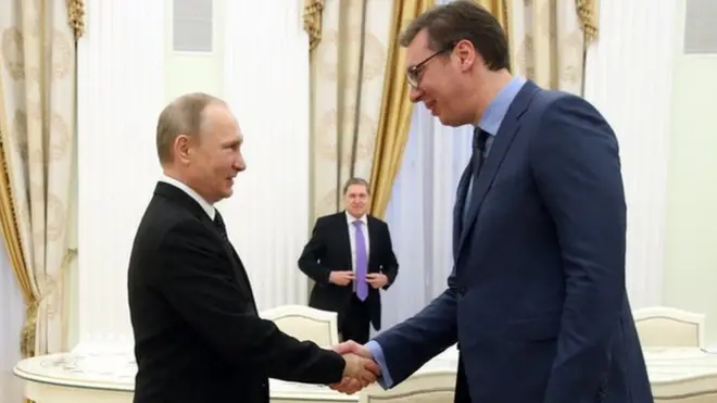 Aleksandar Vučić, sadašnji predsednik Srbije, u više navrata imao je topli doček u Kremlju kod ruskog predsednika Vladimira Putina