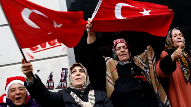 Протест у консульства Нидерландов