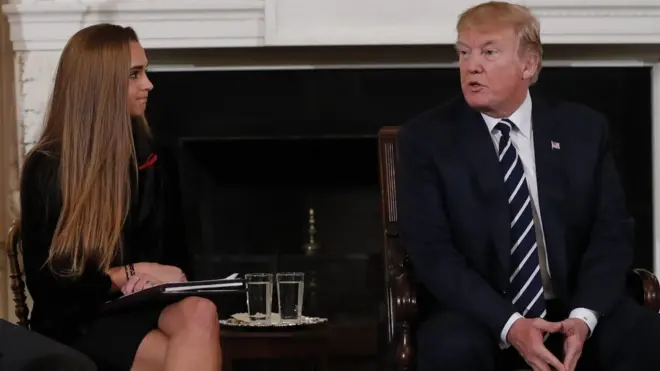 Julia Cordover, una de las estudiantes que sobrevivió a la matanza de Parkland, fue una de las que asistió al encuentro con Donald Trump.