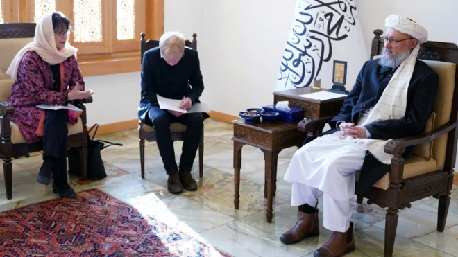 د ملګرو ملتونو استازې دېبورا لاینز د عبدالسلام حنفي په ګډون د طالبانو له یو شمېر چارواکو سره لیدلي.