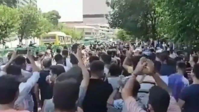 iran protestolar sokaktan bir kare