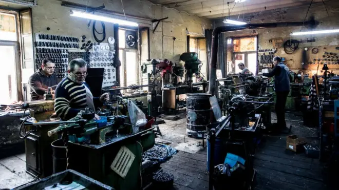 Bir metal atölyesi