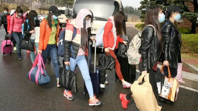 북한은 2016년 집단 탈북한 북한식당 여종업원이 한국 정보기관에 속아 "납치됐다"고 주장한다