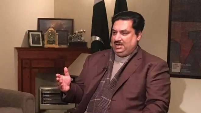 پاکستان کے وزیر دفاع خرم دستگیر نے کہا ہے کہ افغانستان کی صورتحال کی تمام ذمہ داری پاکستان پر نہیں ڈالی جا سکتی۔