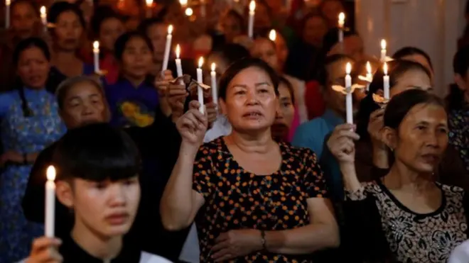 Giáo dân cầu nguyện tại Nghệ An