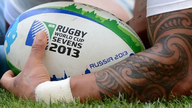 Selama kejuaraan itu, pemain rugbi diminta mengenakan kain penutup atau rompi untuk menutupi tato di tubuhnya saat berlaga ataupun di kolam renang.