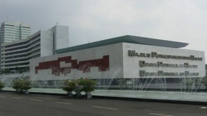 Gedung Nusantara I yang bertingkat dibangun pada 1993.