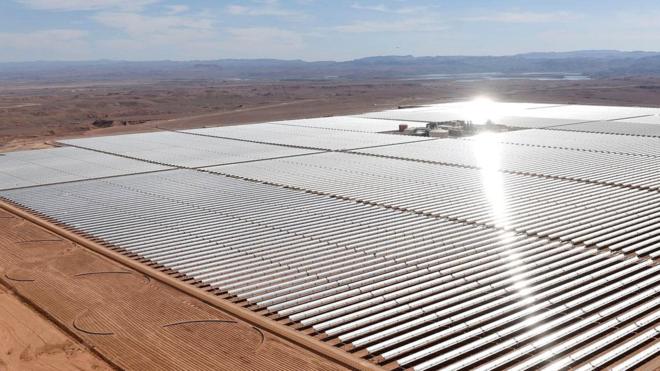 Огромная солнечная электростанция в Марокко