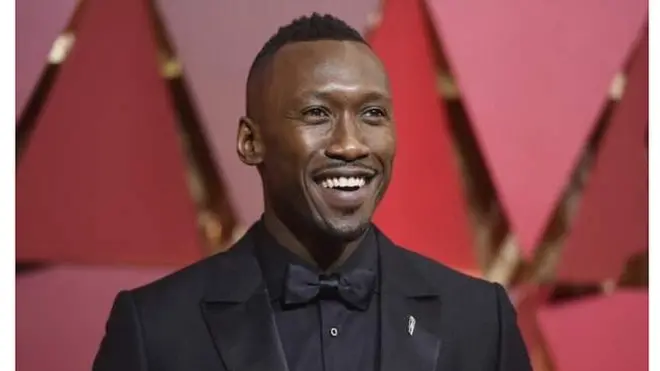 Mahershala Ali adalah aktor Muslim pertama yang meraih Oscar.