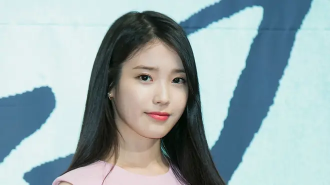 가수 아이유의 소속사는 지난 25일 "악플러들이 법적 조치를 받을 수 있도록 최선을 다할 것이며 이 과정에서 그 어떠한 선처나 합의 없이 더 강력하게 대응할 것"이라고 말했다