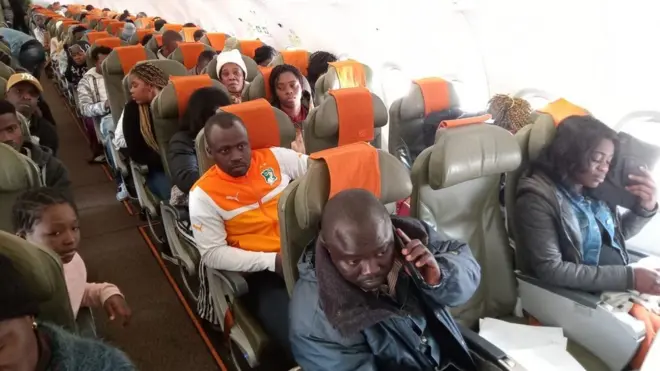 أجلت مالي وساحل العاج نحو 300 مهاجر من رعاياها في تونس نحو باماكو وأبيدجان