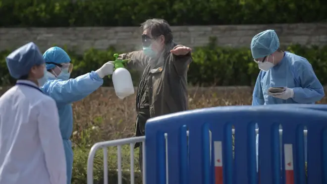 Хубэй провинциясындагы ( 65 млн киши) карантин