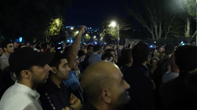 Ermənistanda etiraz