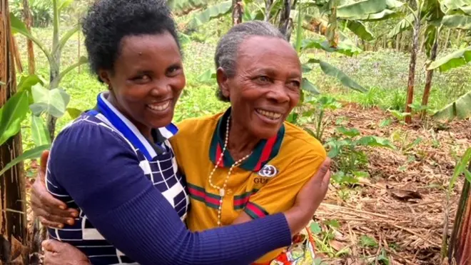 Donata Yankurije (ibumoso) ahoberana na nyirabukwe Bernadette Mukakabera