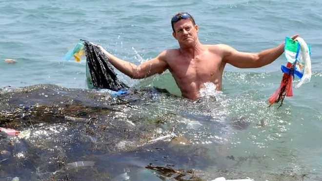 समुद्र में कचरा