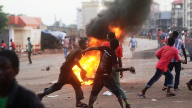 Tension vive lundi en Guinée entre manifestants et forces de l'ordre. Deux morts signalés contestés par le pouvoir en place.