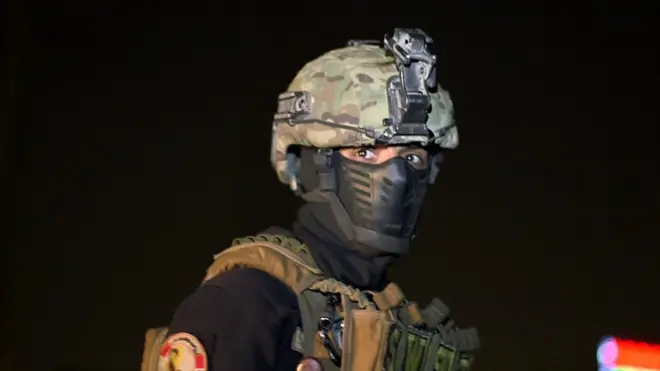 البصرة قد تكون أغنى محافظات العراق لكن الكثير من سكانها يشعرون أنهم لا ينعمون بما يدره نفطهم. ومعدلات البطالية العالية بين الشباب ساعدت على رواج تجارة المخدرات.