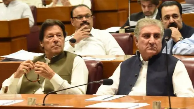 وزیرِ اعظم عمران خان کے مداحوں کے مطابق ’مینڈیٹ سے حکومت بنانے والا سلیکٹیڈ نہیں الیکٹیڈ ہوتا ہے‘