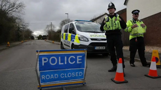Gerçekleşen zehirleme olayının ardından İngiltere polisi geniş çapta bir soruşturma başlattı.