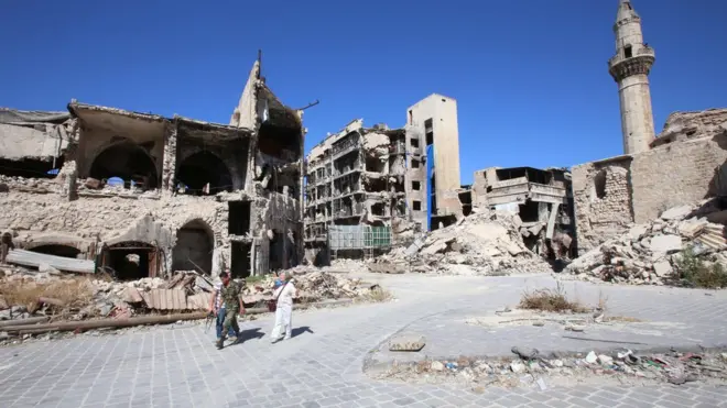 Halep'in Han el Vezir pazarı çatışmalarla yerle bir oldu.