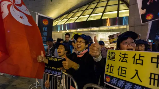 Người ủng hộ Bắc Kinh phản bác các cuộc biểu tình đòi dân chủ ở Hong Kong
