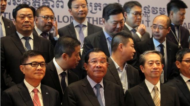 Thủ tướng Hun Sen và các doanh nhân Trung Quốc