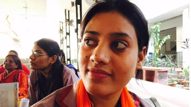 વિદ્યાર્થિનીની તસવીર