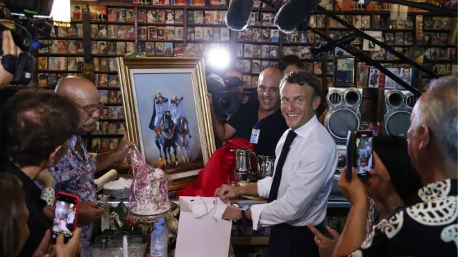 زيارة الرئيس الفرنسي إيمانويل ماكرون لديسكو مغرب