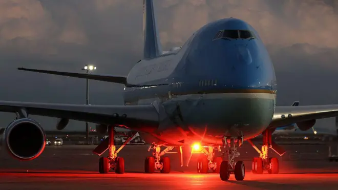 طائرة بوينغ E-4B