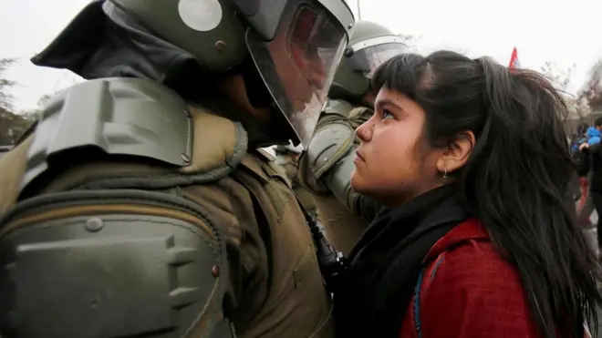 Qué tan cómodos nos sentimos confrontando a la autoridad depende de nuestro cerebro.