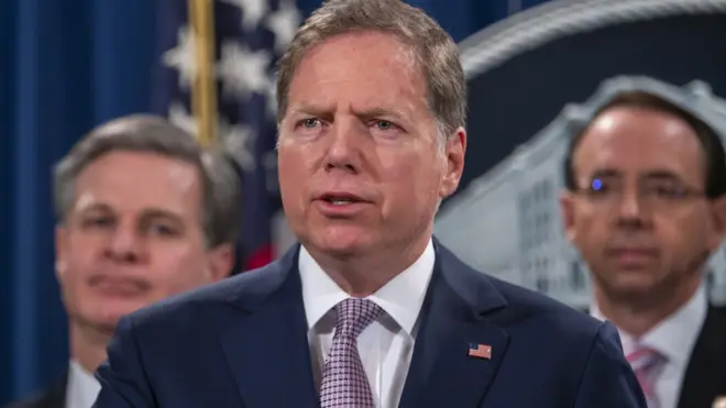 Geoffrey Berman, Trump'ın yardımcılarına soruşturmalarını ele almıştı
