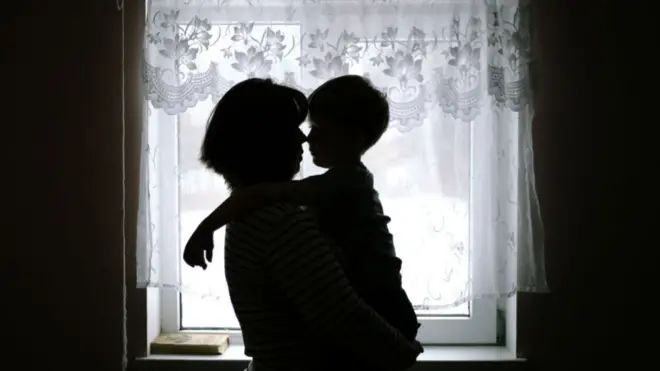 家庭暴力不仅限于肢体暴力，还有包括精神暴力、性暴力等。