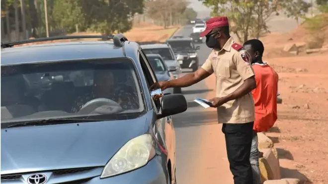 Ndị ọrụ nchekwa okporoụzọ FRSC